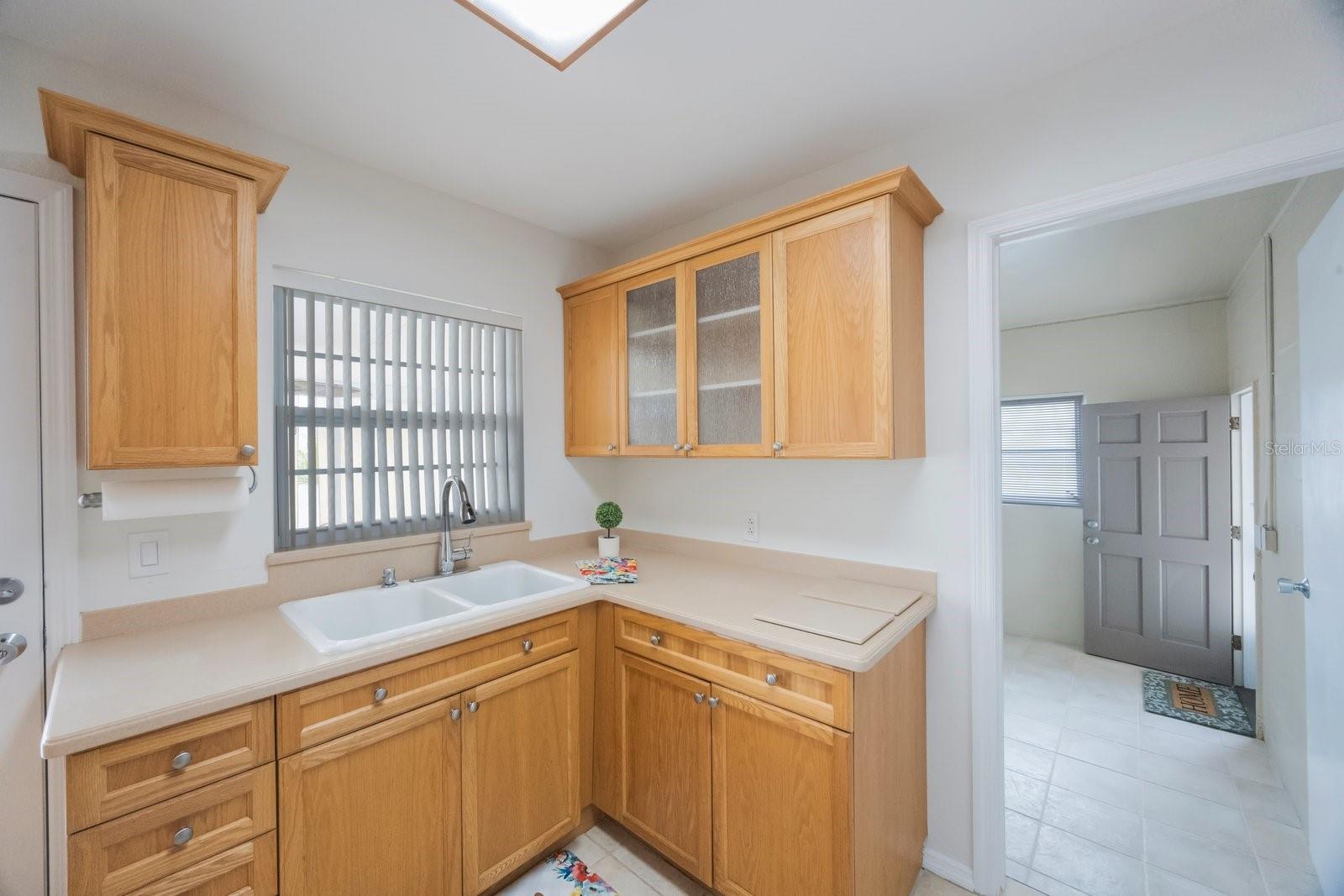 22 LAKE SHORE DR, PALM HARBOR, FL, 34684
