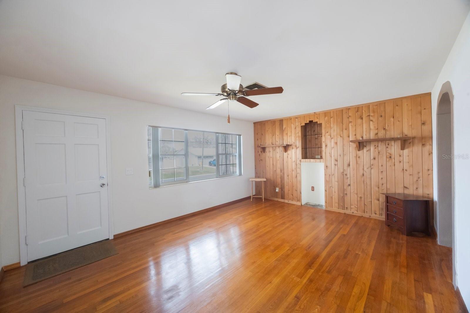 22 LAKE SHORE DR, PALM HARBOR, FL, 34684