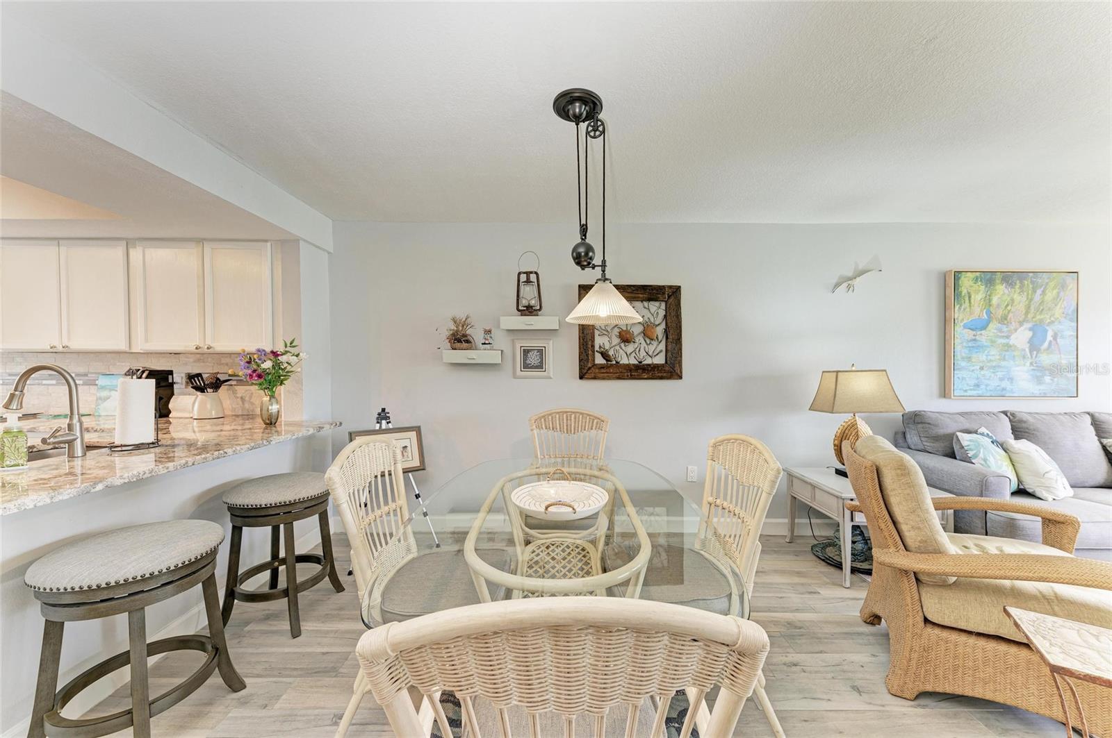 3805 E BAY DR #301, HOLMES BEACH, FL, 34217