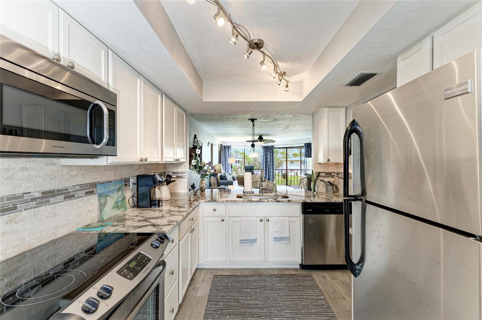 3805 E BAY DR #301, HOLMES BEACH, FL, 34217