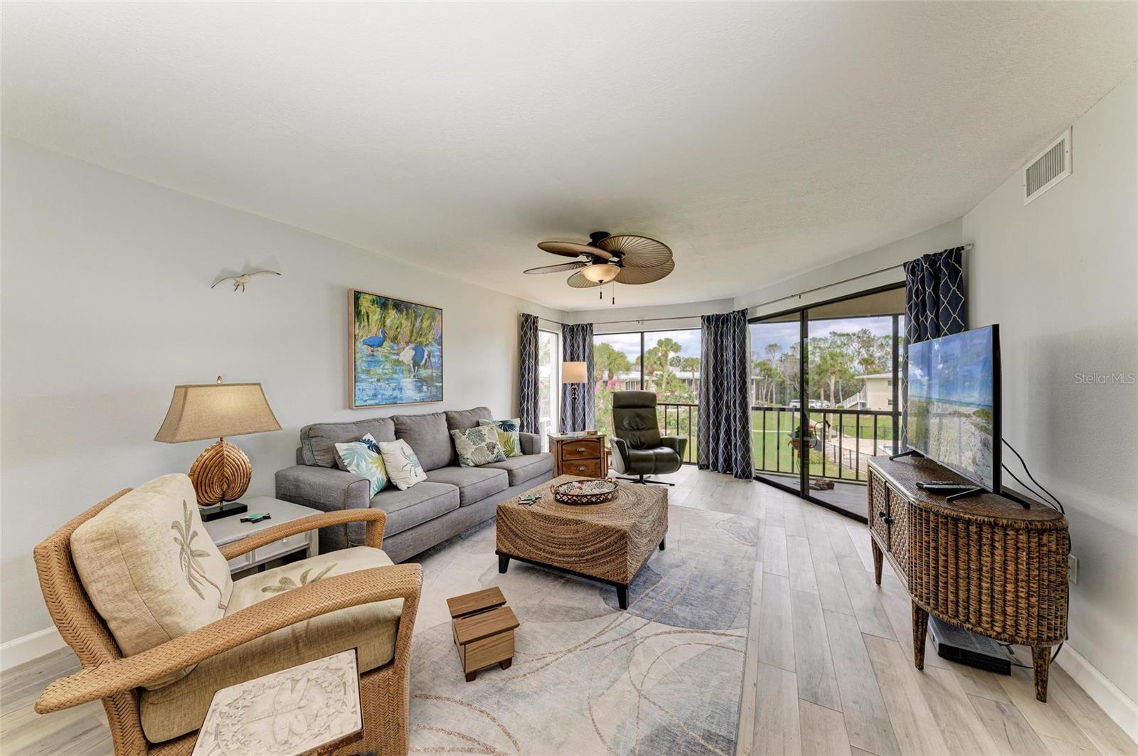 3805 E BAY DR #301, HOLMES BEACH, FL, 34217