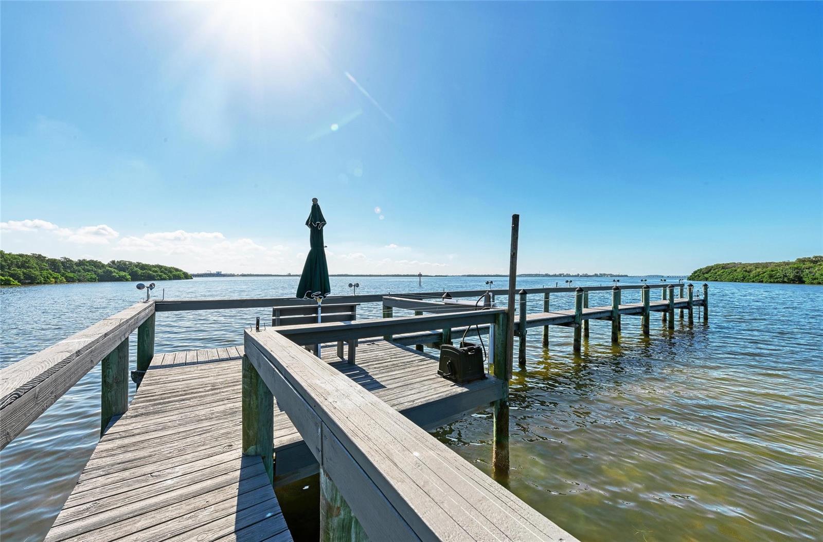 3805 E BAY DR #301, HOLMES BEACH, FL, 34217