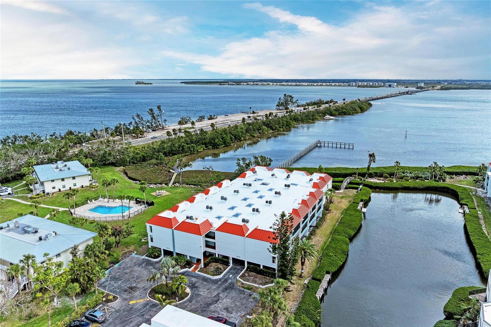 3805 E BAY DR #301, HOLMES BEACH, FL, 34217