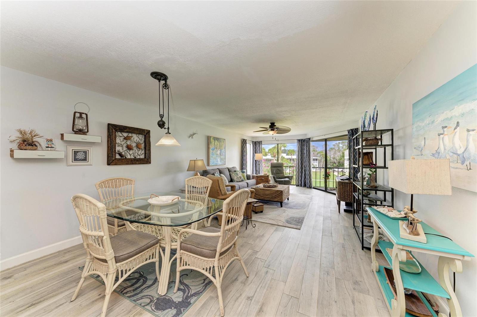 3805 E BAY DR #301, HOLMES BEACH, FL, 34217