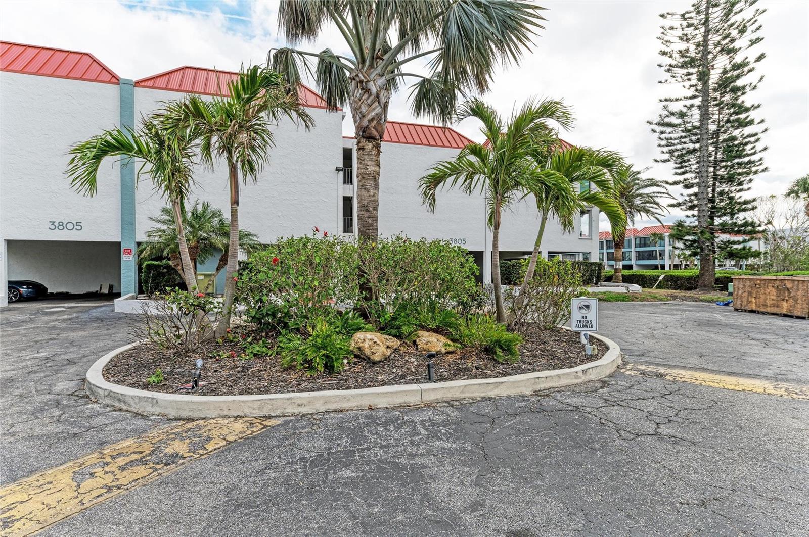 3805 E BAY DR #301, HOLMES BEACH, FL, 34217