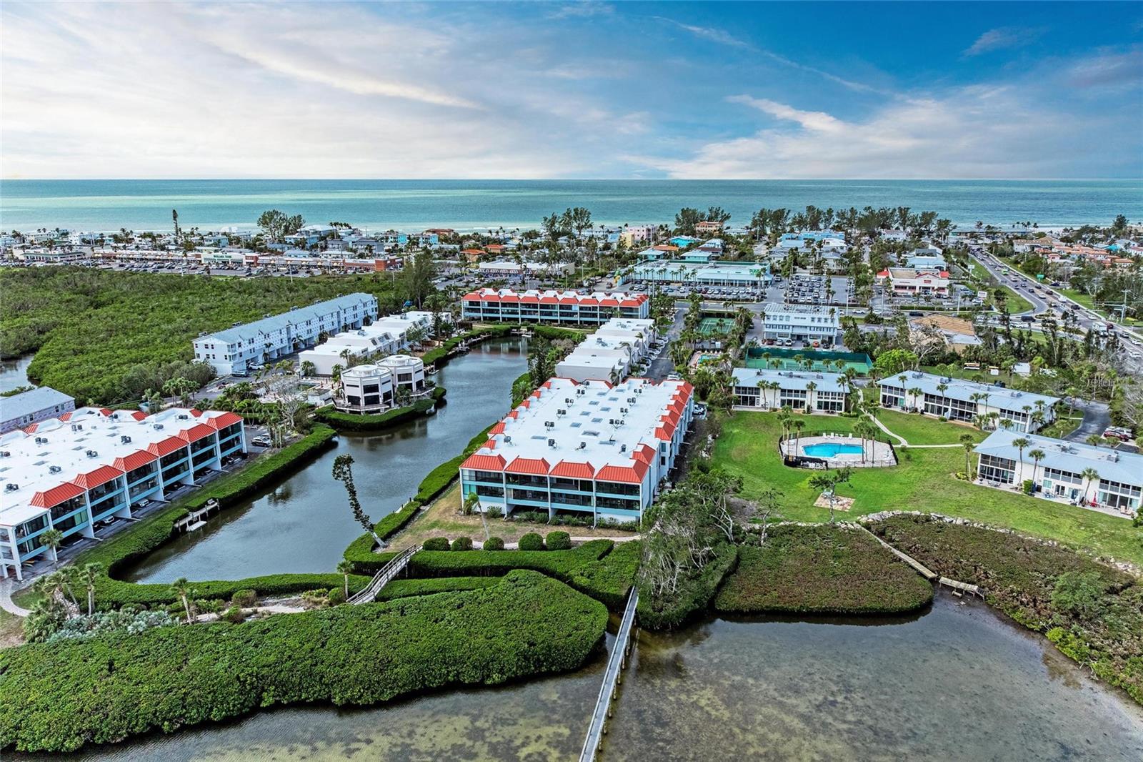 3805 E BAY DR #301, HOLMES BEACH, FL, 34217