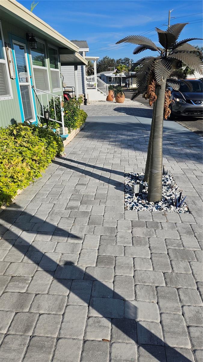 712 ROMA RD, VENICE, FL, 34285