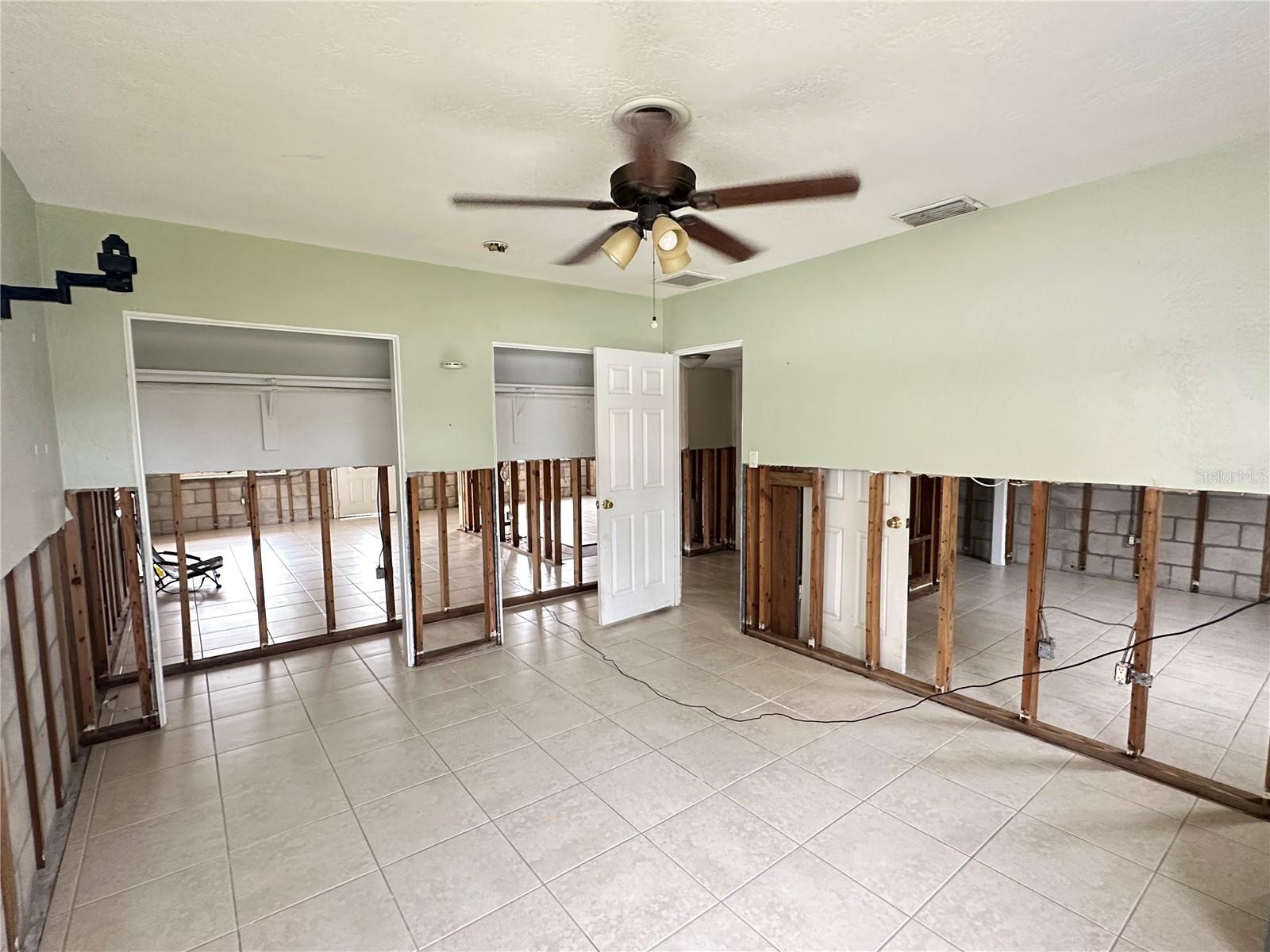 817 61ST AVE NE, ST PETERSBURG, FL, 33703