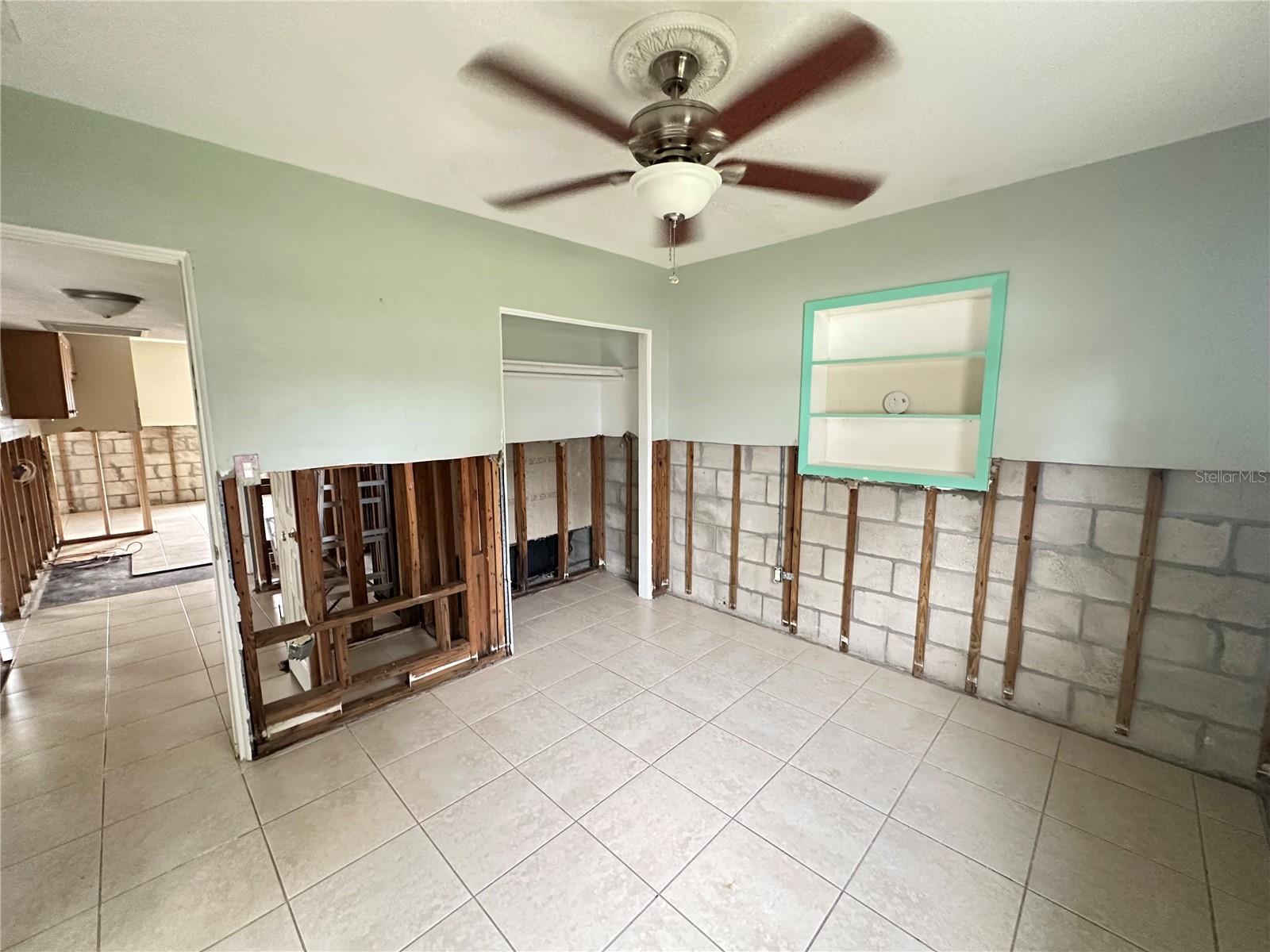 817 61ST AVE NE, ST PETERSBURG, FL, 33703