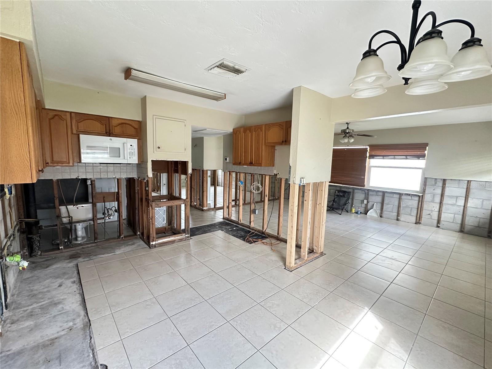 817 61ST AVE NE, ST PETERSBURG, FL, 33703