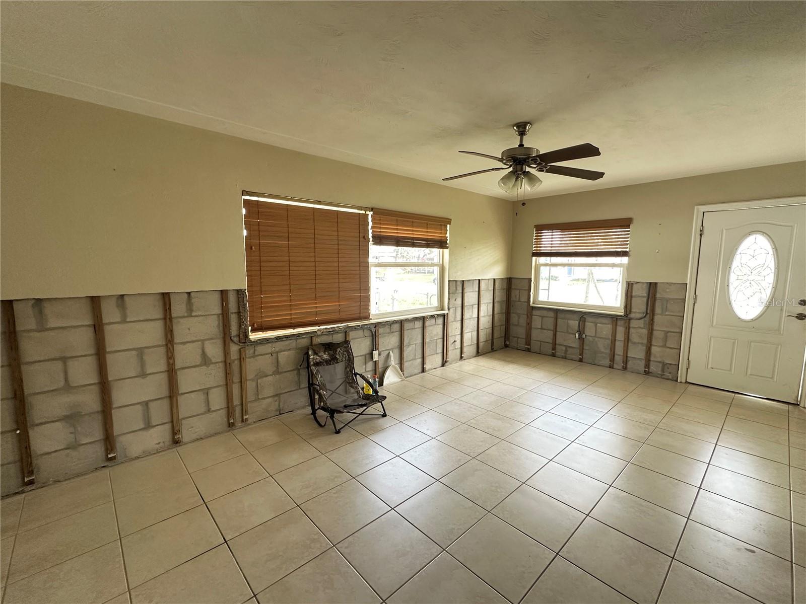 817 61ST AVE NE, ST PETERSBURG, FL, 33703
