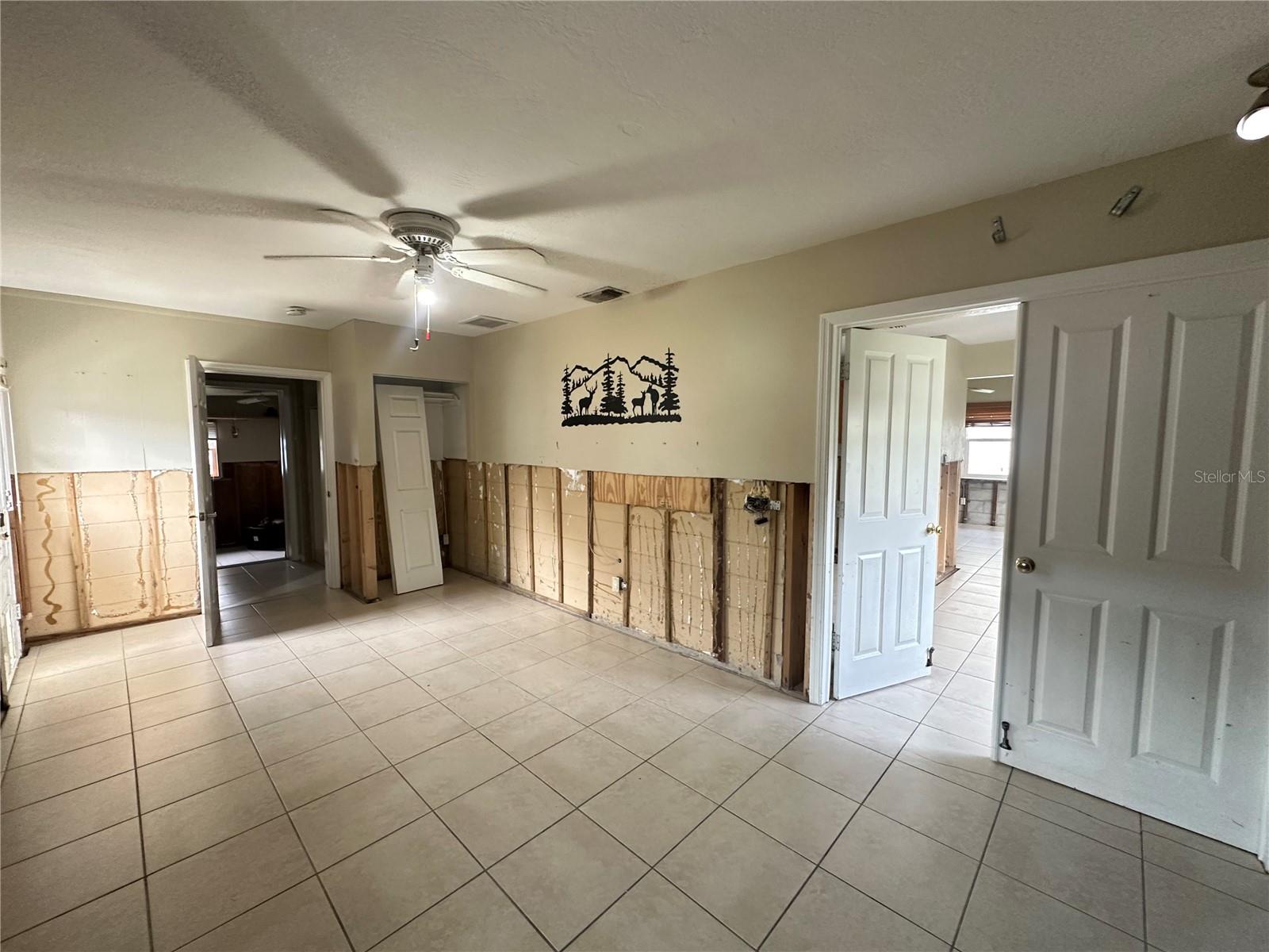 817 61ST AVE NE, ST PETERSBURG, FL, 33703