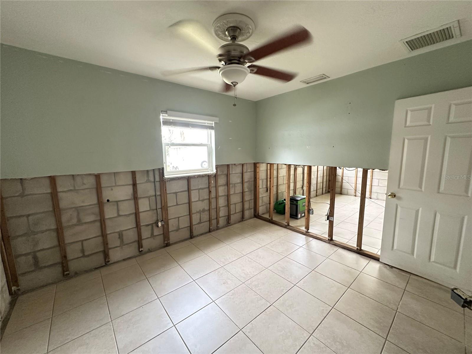 817 61ST AVE NE, ST PETERSBURG, FL, 33703