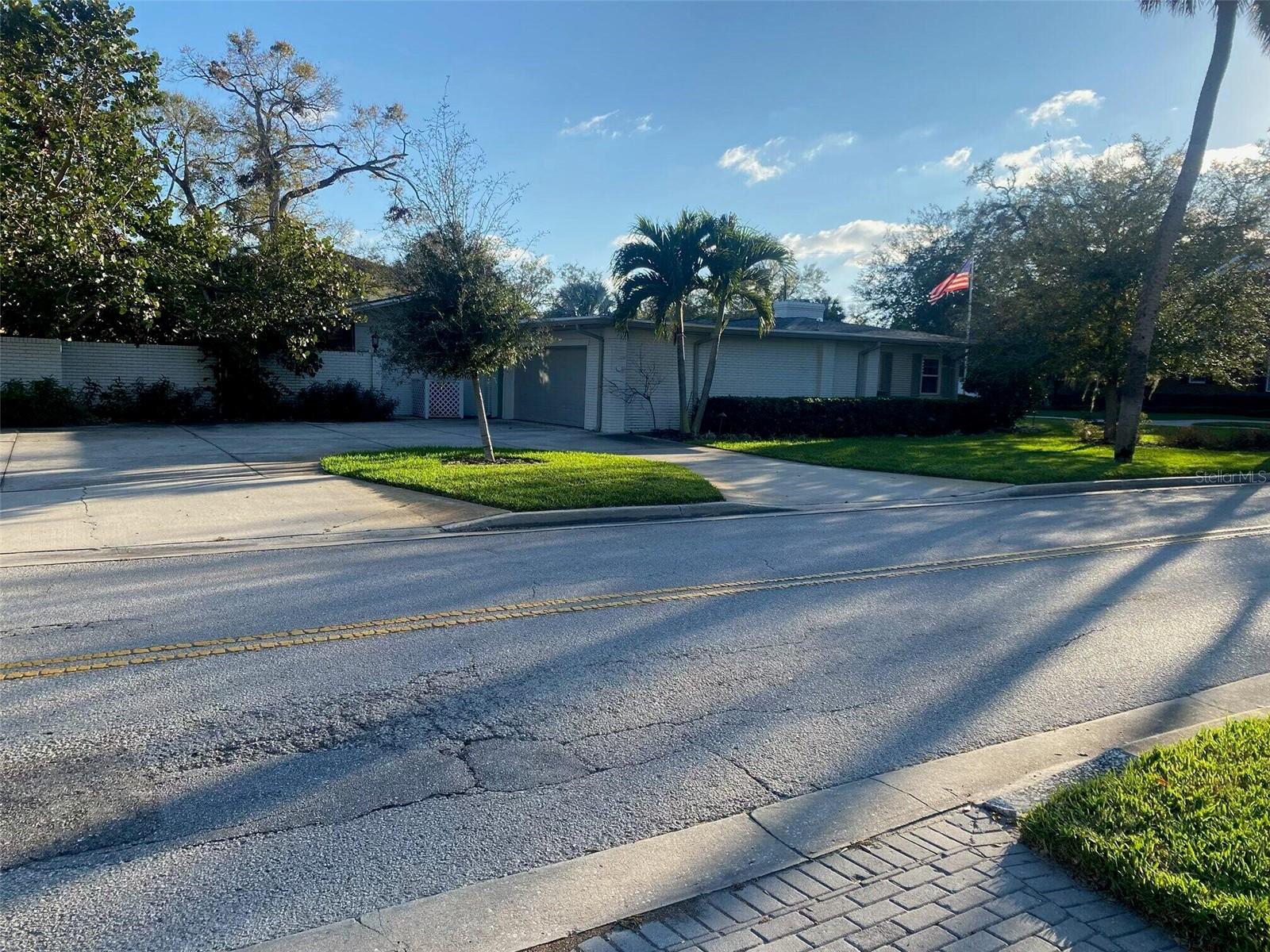 402 S HUBERT AVE, TAMPA, FL, 33609