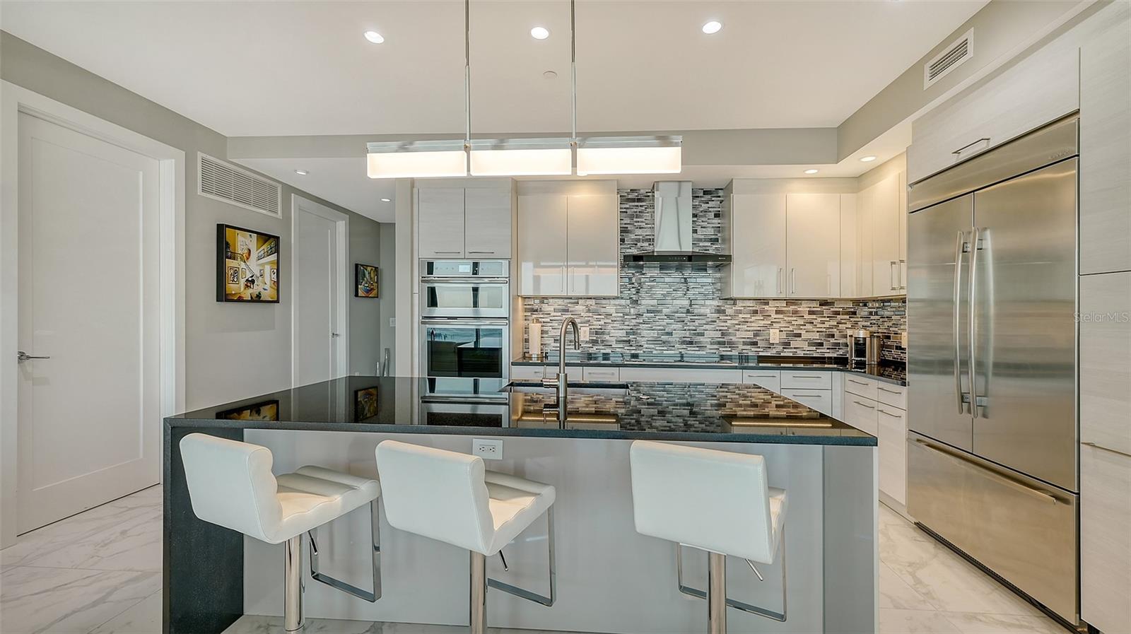 1155 N GULFSTREAM AVE #1107, SARASOTA, FL, 34236