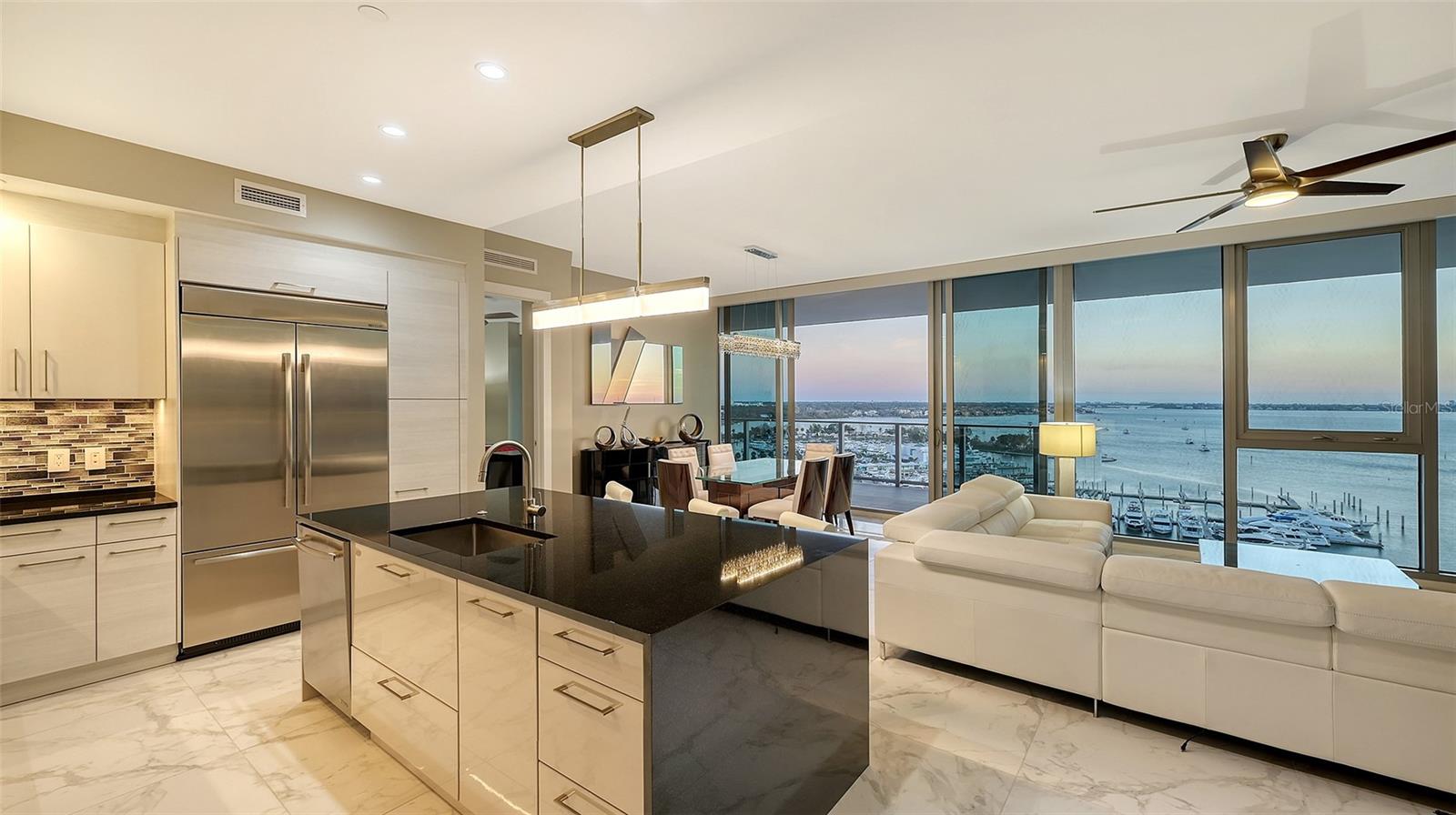 1155 N GULFSTREAM AVE #1107, SARASOTA, FL, 34236