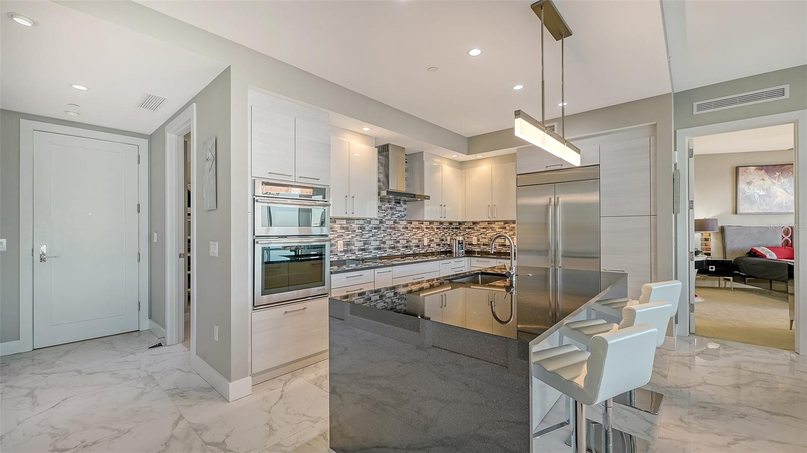 1155 N GULFSTREAM AVE #1107, SARASOTA, FL, 34236