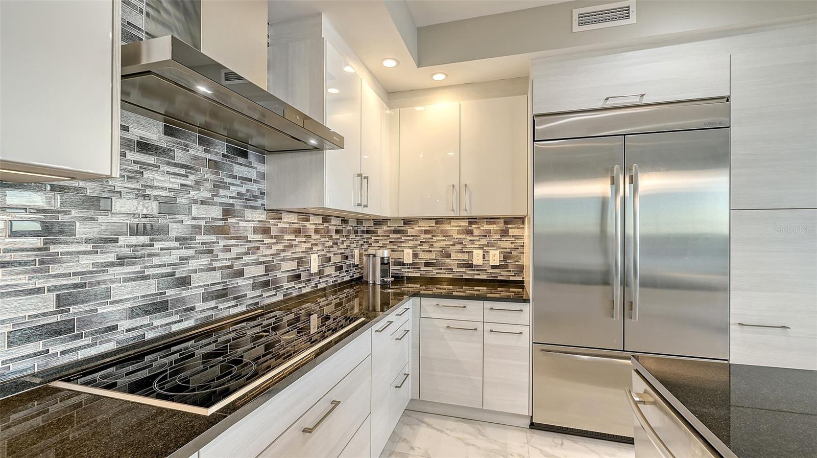 1155 N GULFSTREAM AVE #1107, SARASOTA, FL, 34236