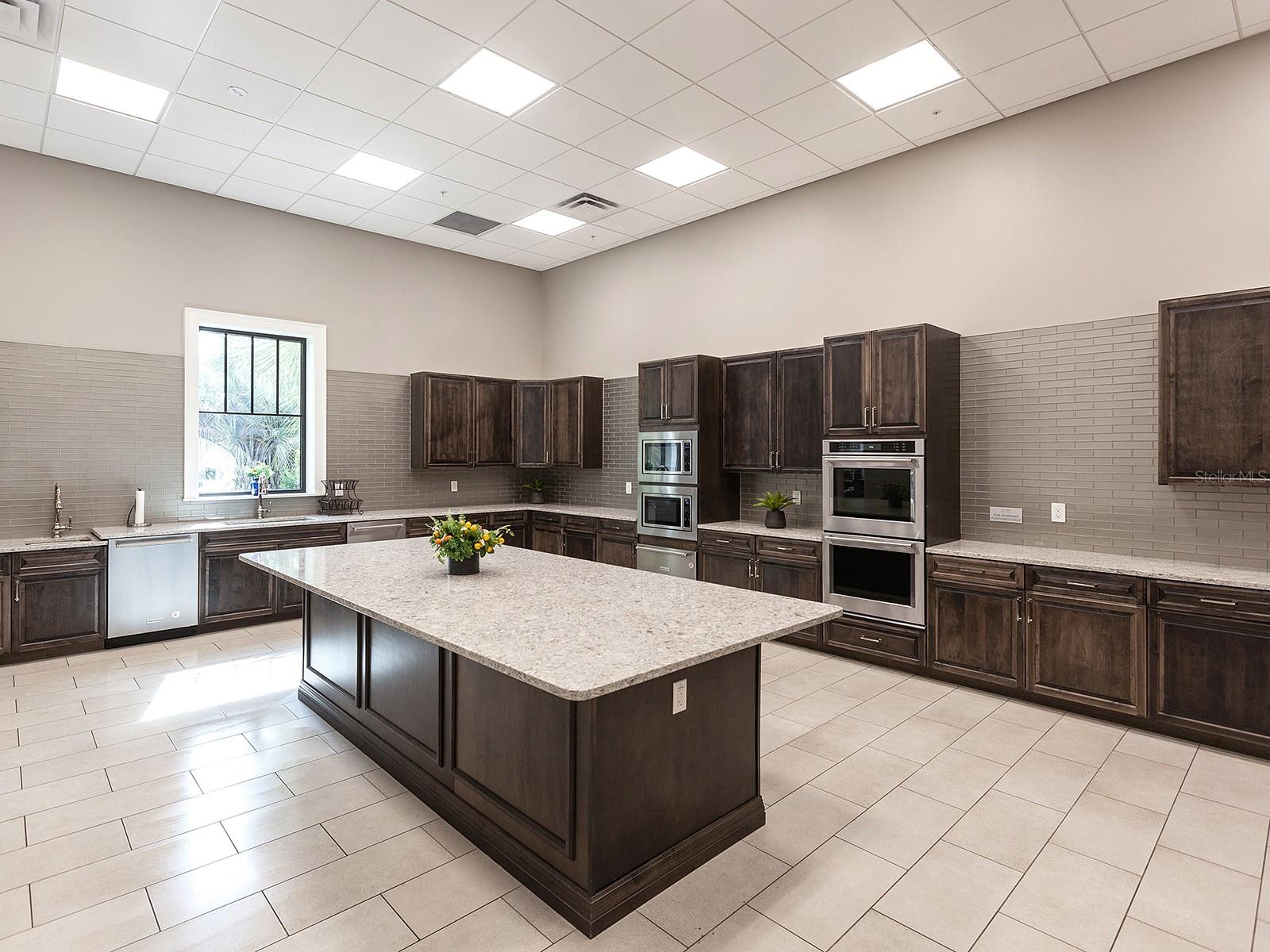 17019 HAMPTON FALLS TER, LAKEWOOD RANCH, FL, 34202