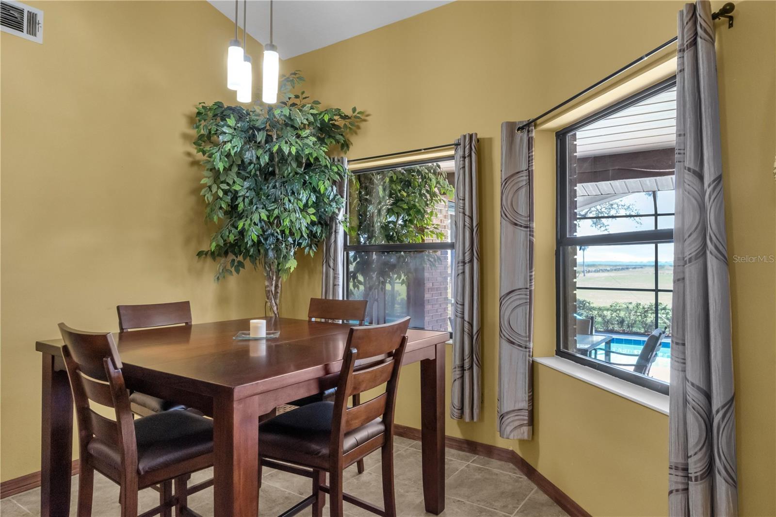 2825 LAKE TOHOPEKALIGA BLVD, KISSIMMEE, FL, 34746