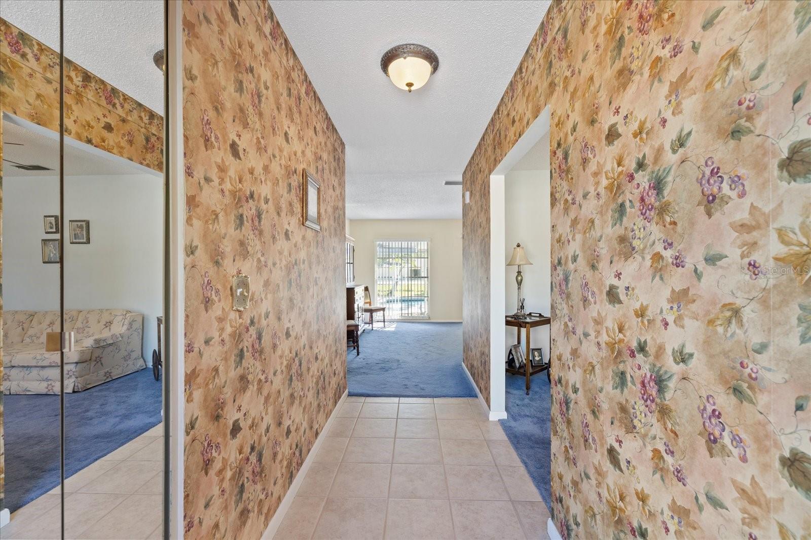 14019 BRIARDALE LN, TAMPA, FL, 33618