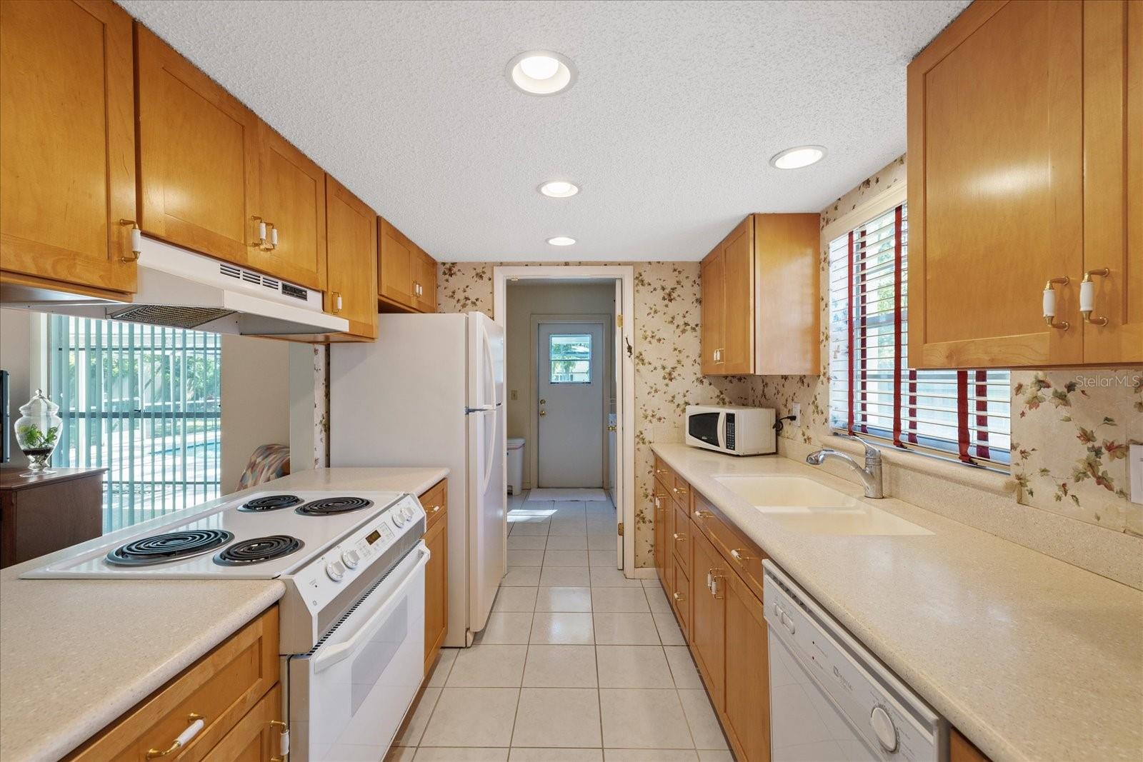 14019 BRIARDALE LN, TAMPA, FL, 33618