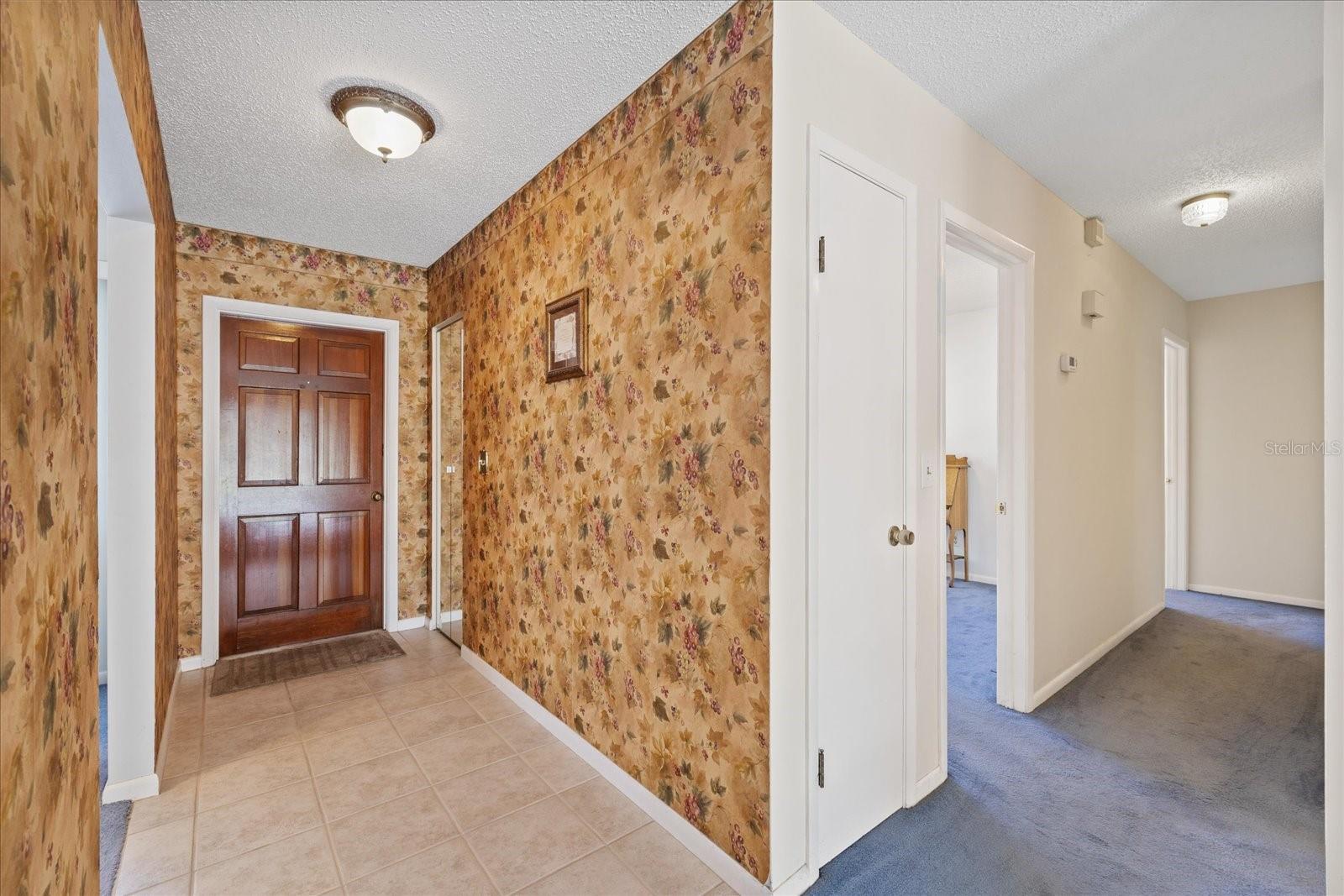 14019 BRIARDALE LN, TAMPA, FL, 33618