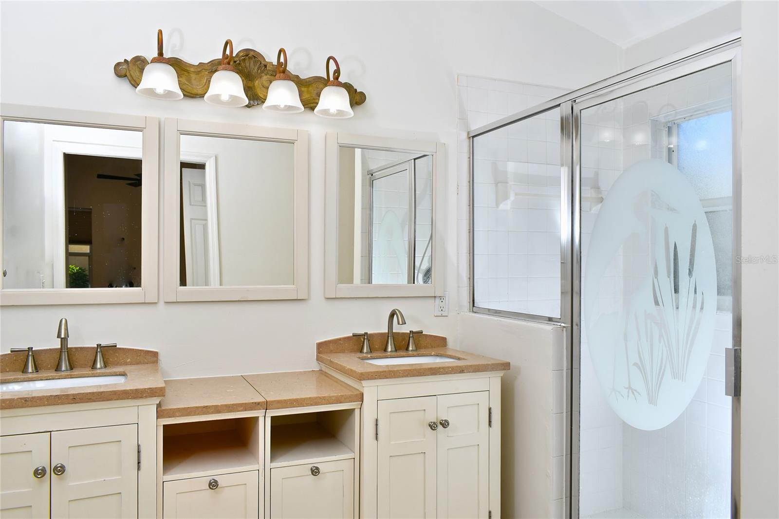 2040 KING TARPON DR, PUNTA GORDA, FL, 33955