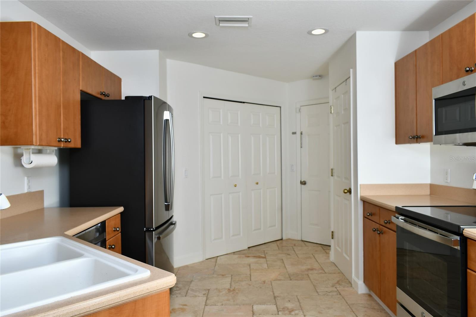 2040 KING TARPON DR, PUNTA GORDA, FL, 33955