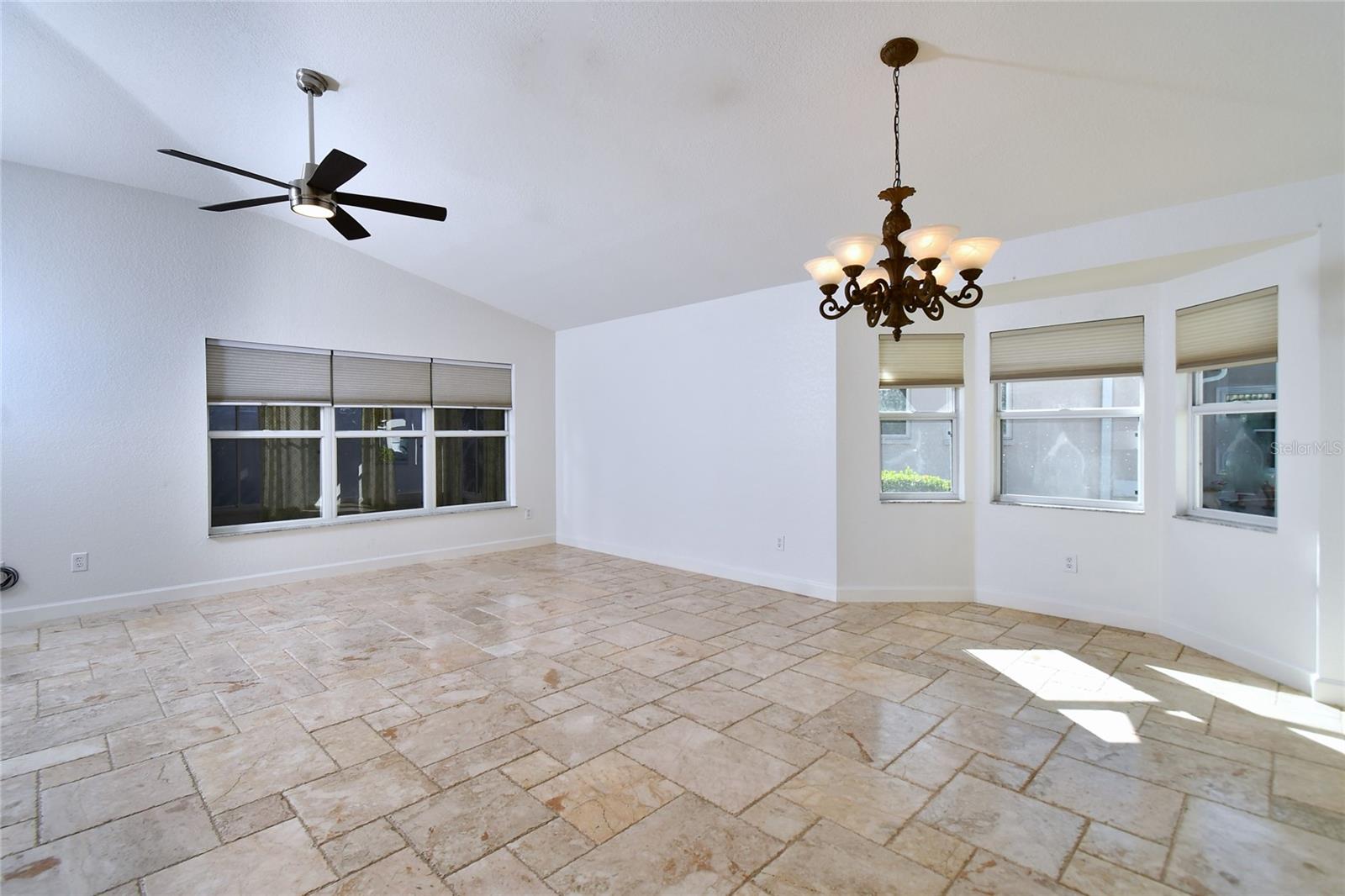 2040 KING TARPON DR, PUNTA GORDA, FL, 33955