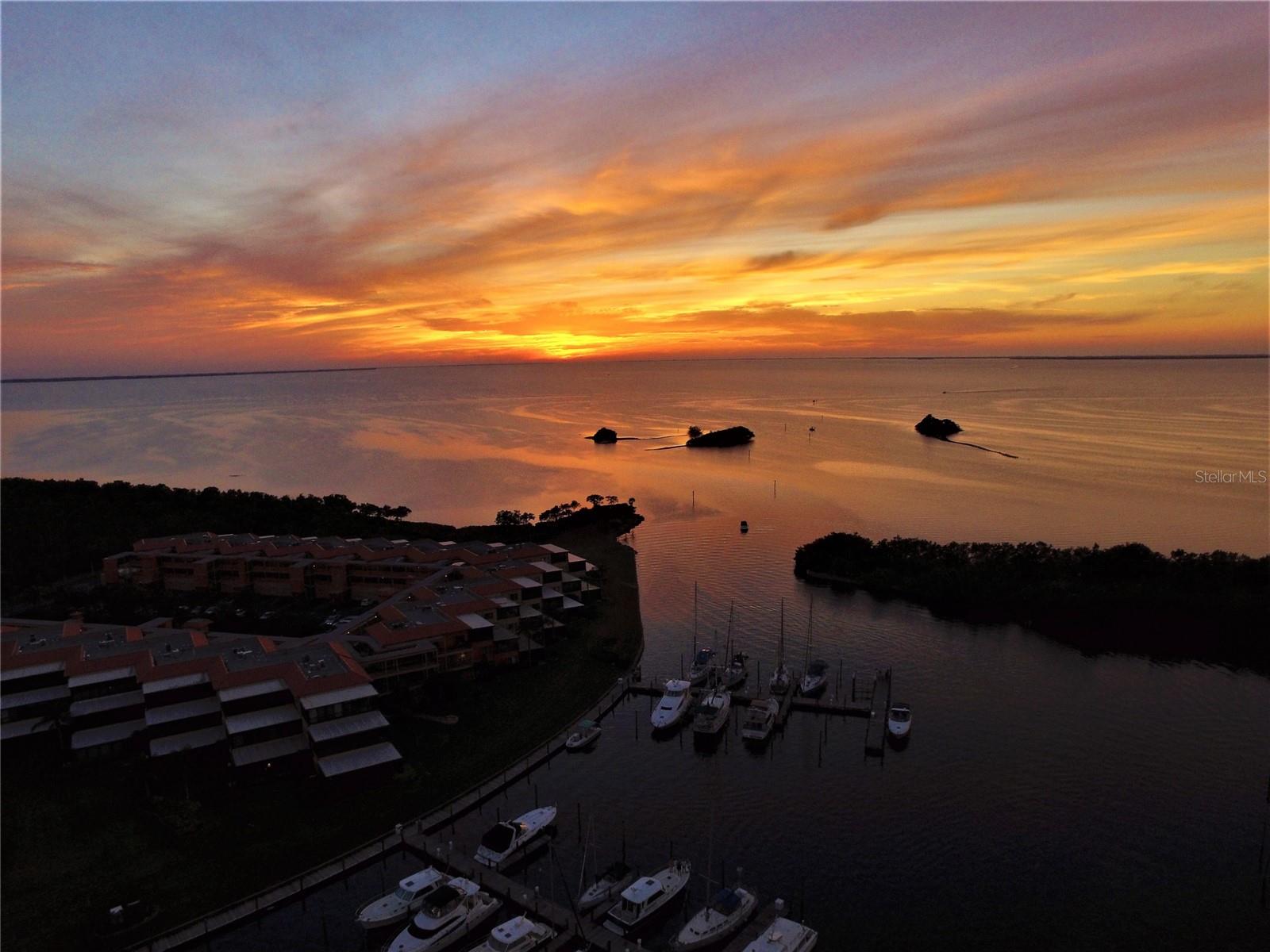 2040 KING TARPON DR, PUNTA GORDA, FL, 33955