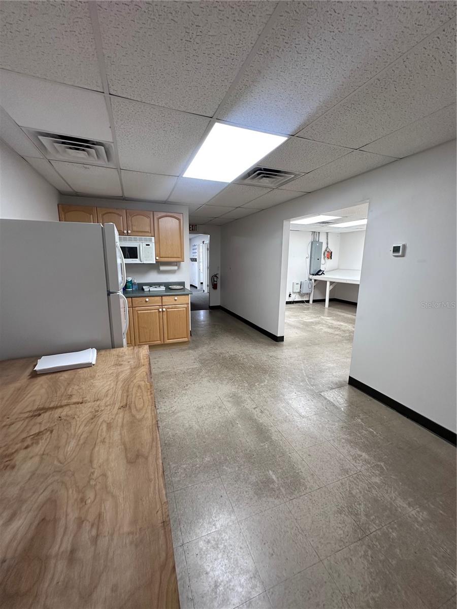 2427 PORTER LAKE DR #104, SARASOTA, FL, 34240