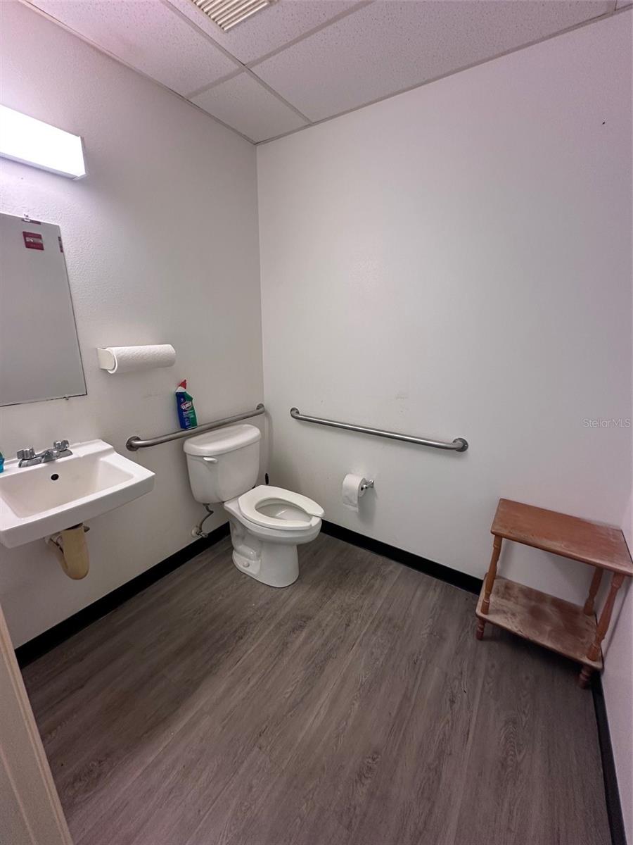 2427 PORTER LAKE DR #104, SARASOTA, FL, 34240