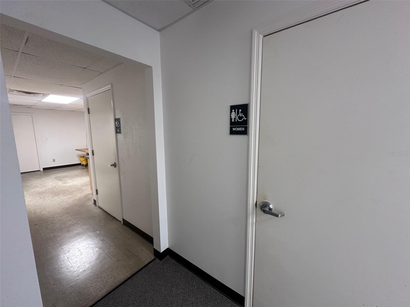 2427 PORTER LAKE DR #104, SARASOTA, FL, 34240