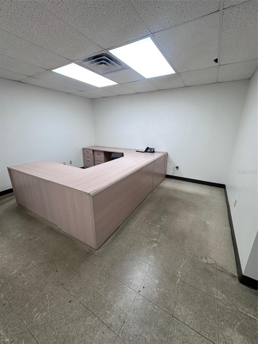 2427 PORTER LAKE DR #104, SARASOTA, FL, 34240