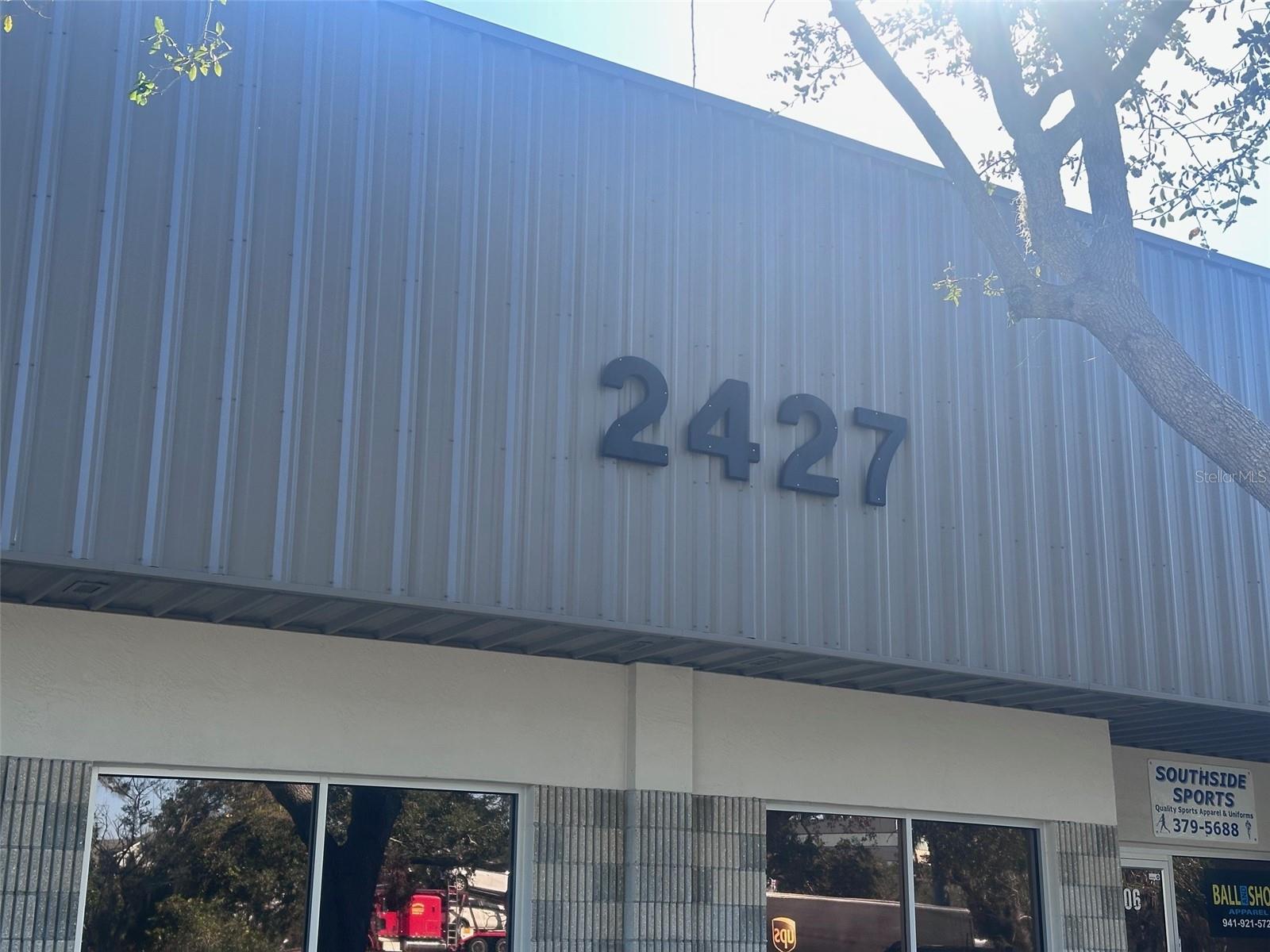 2427 PORTER LAKE DR #104, SARASOTA, FL, 34240