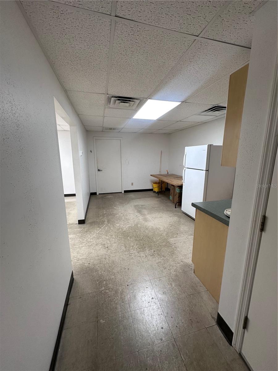 2427 PORTER LAKE DR #104, SARASOTA, FL, 34240