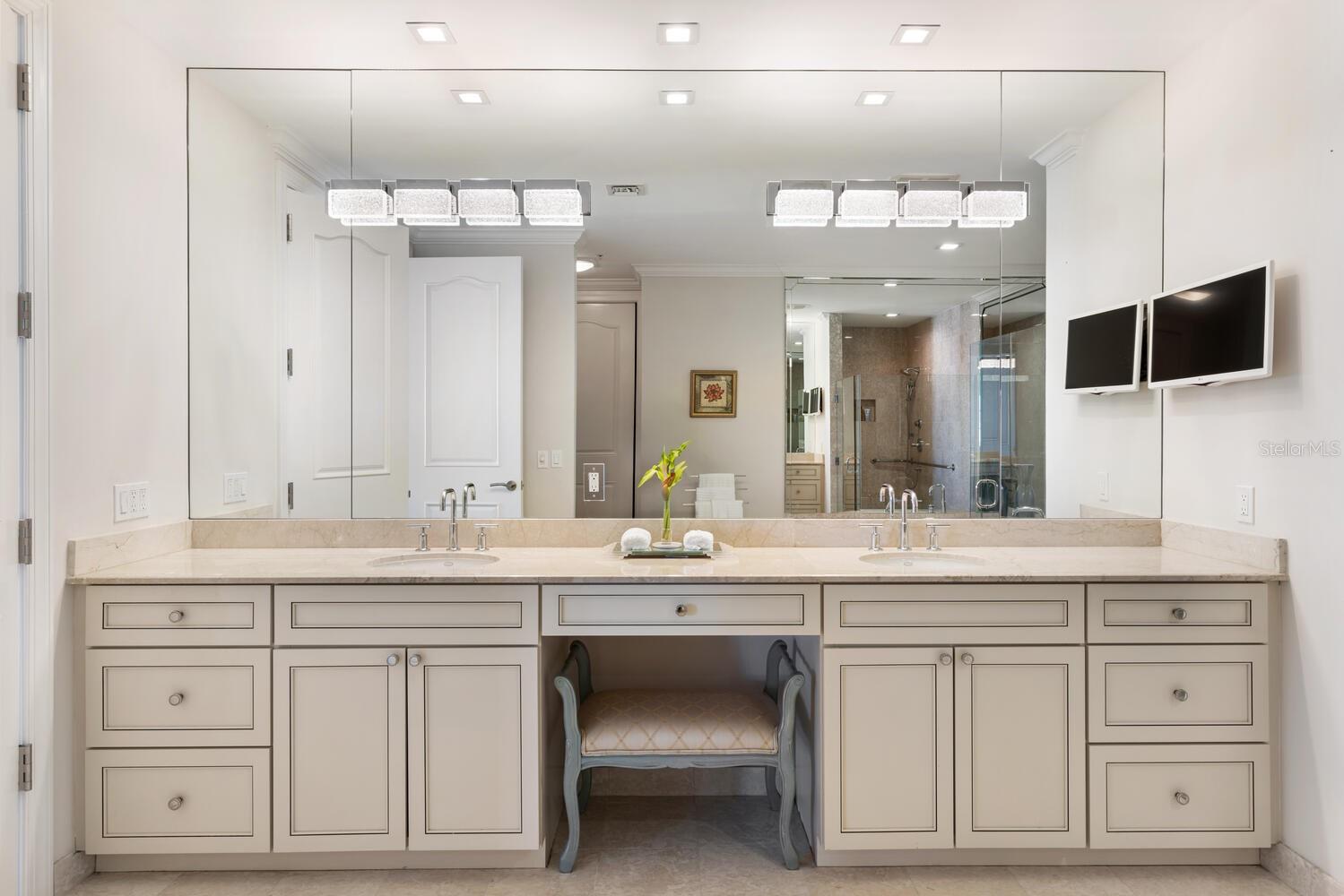 A4641539 Property Photo