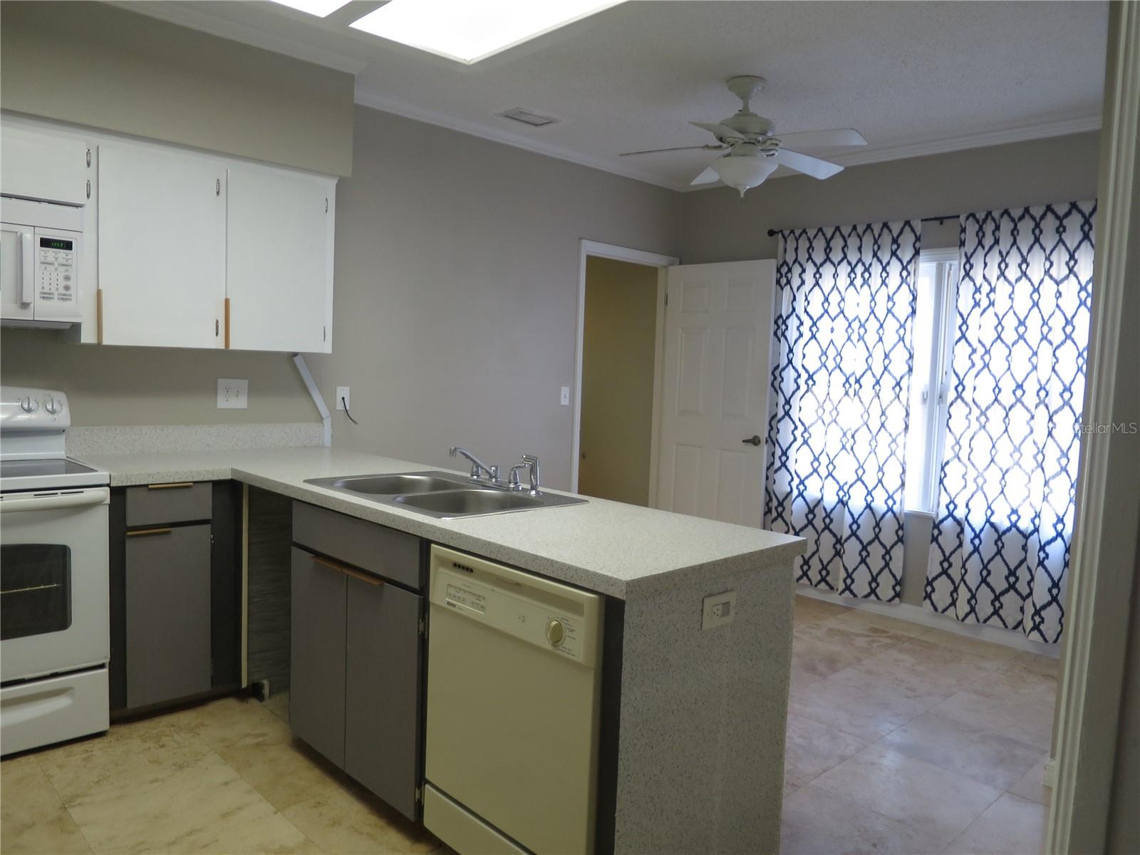 237 S SHADOWBAY BLVD, LONGWOOD, FL, 32779