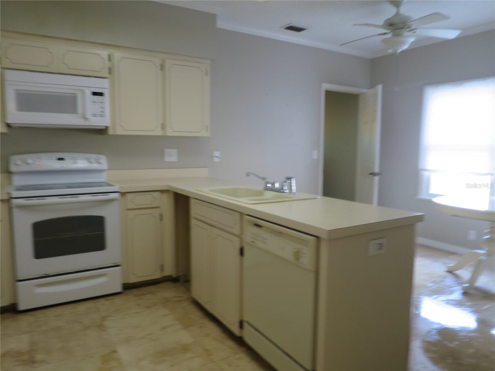 237 S SHADOWBAY BLVD, LONGWOOD, FL, 32779