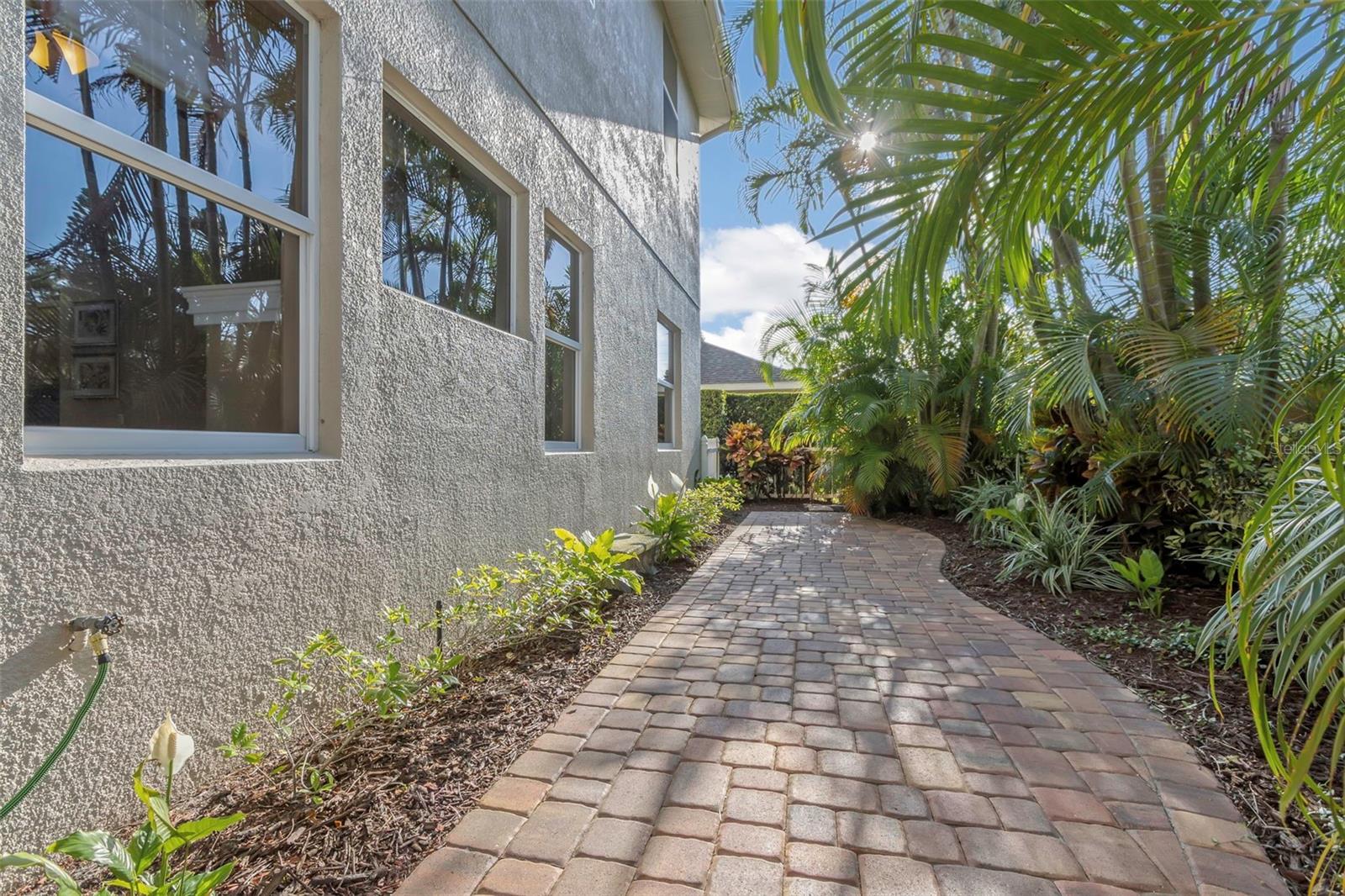 2910 SUNRISE DR, CLEARWATER, FL, 33759