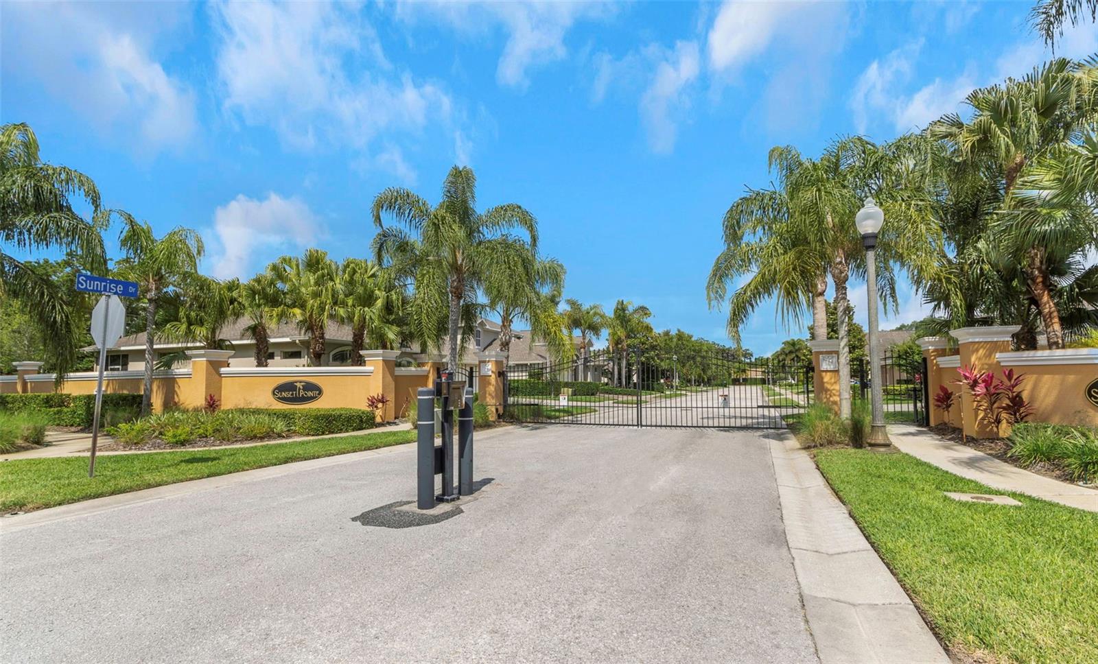 2910 SUNRISE DR, CLEARWATER, FL, 33759