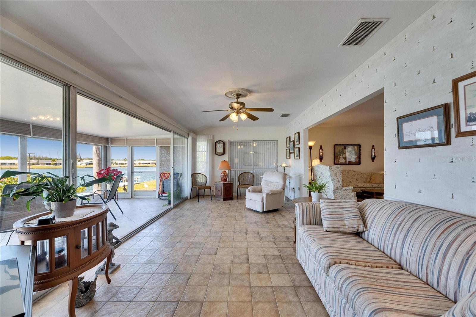 1504 VALLEY FORGE BLVD, SUN CITY CENTER, FL, 33573