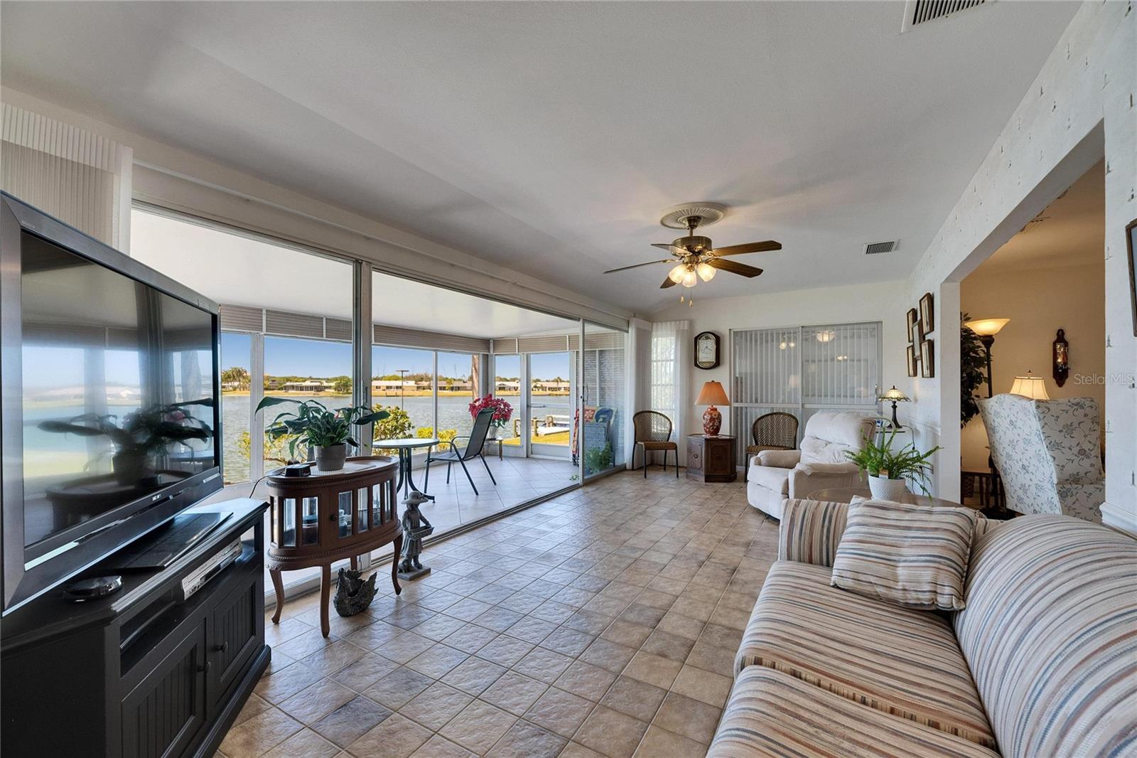 1504 VALLEY FORGE BLVD, SUN CITY CENTER, FL, 33573