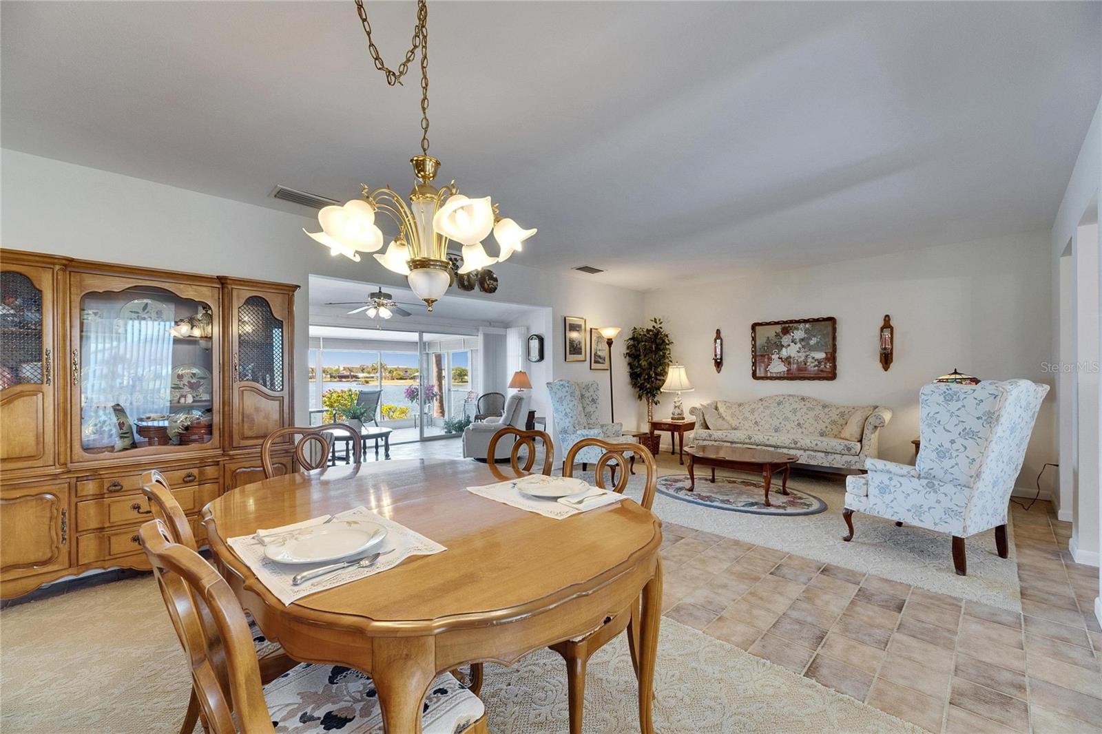 1504 VALLEY FORGE BLVD, SUN CITY CENTER, FL, 33573