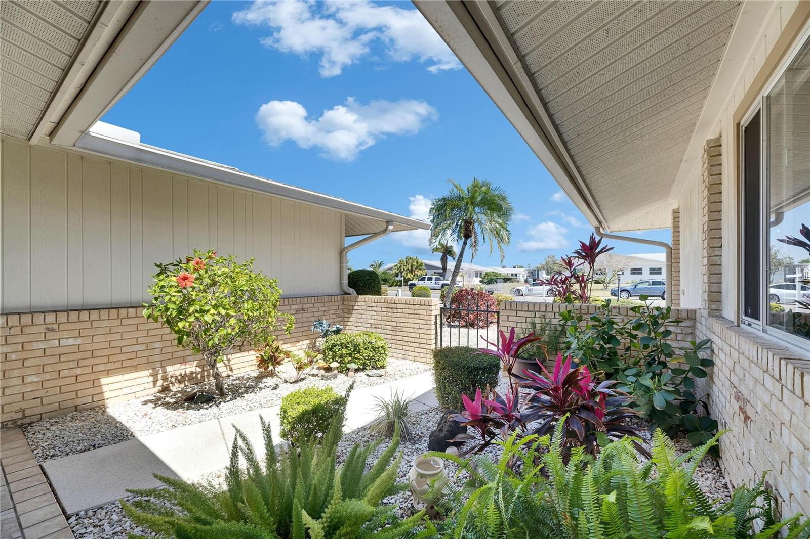 1504 VALLEY FORGE BLVD, SUN CITY CENTER, FL, 33573