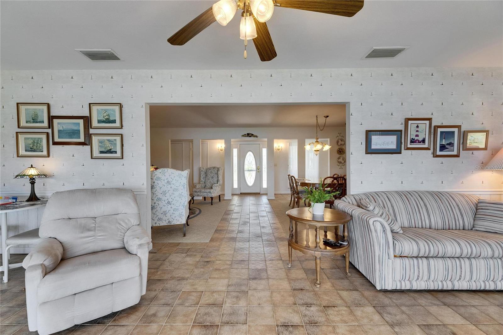 1504 VALLEY FORGE BLVD, SUN CITY CENTER, FL, 33573