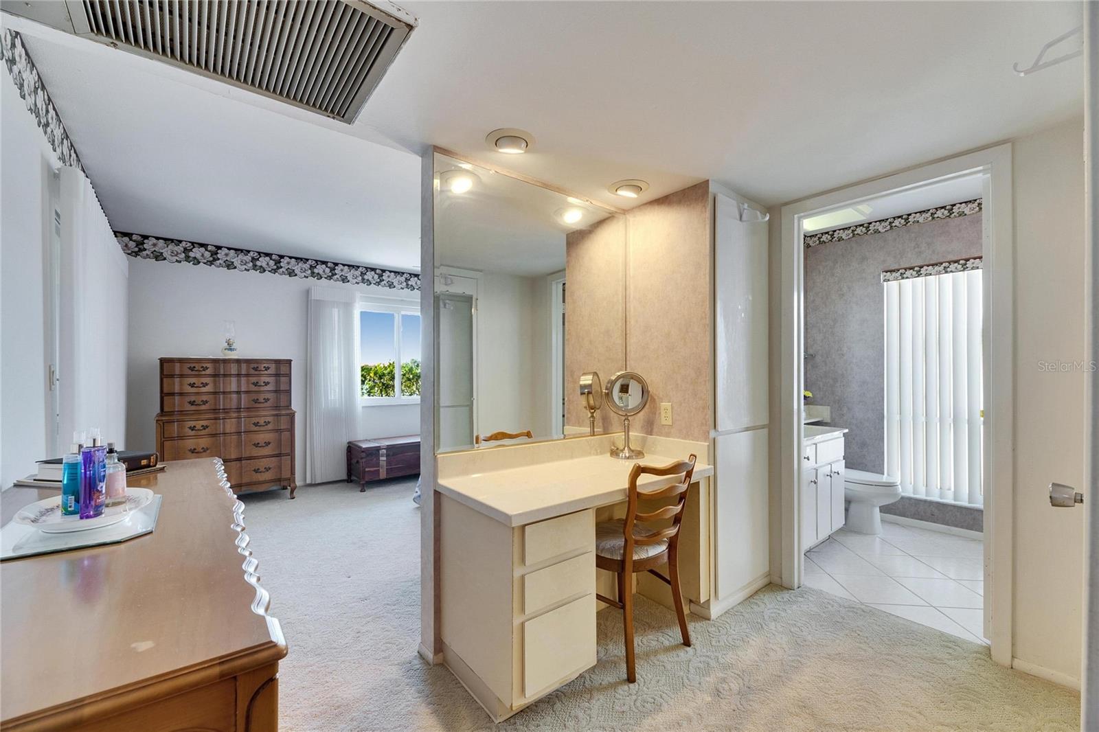 1504 VALLEY FORGE BLVD, SUN CITY CENTER, FL, 33573