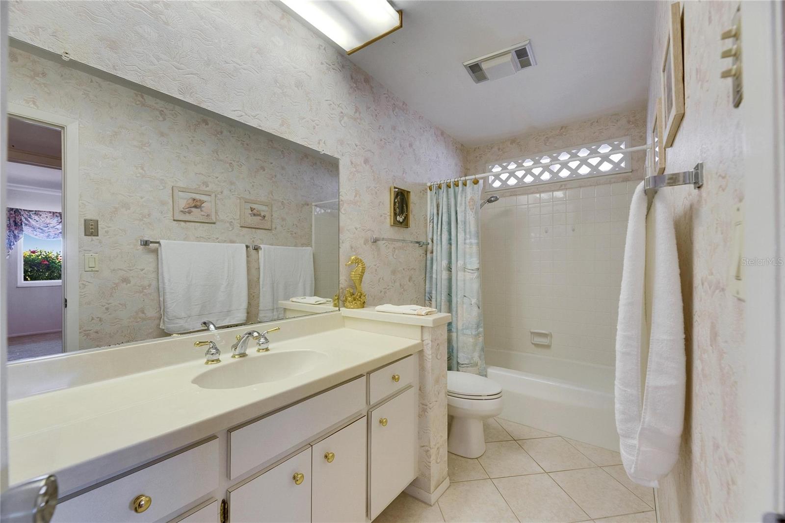 1504 VALLEY FORGE BLVD, SUN CITY CENTER, FL, 33573