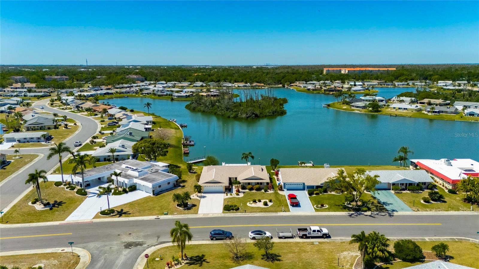 1504 VALLEY FORGE BLVD, SUN CITY CENTER, FL, 33573